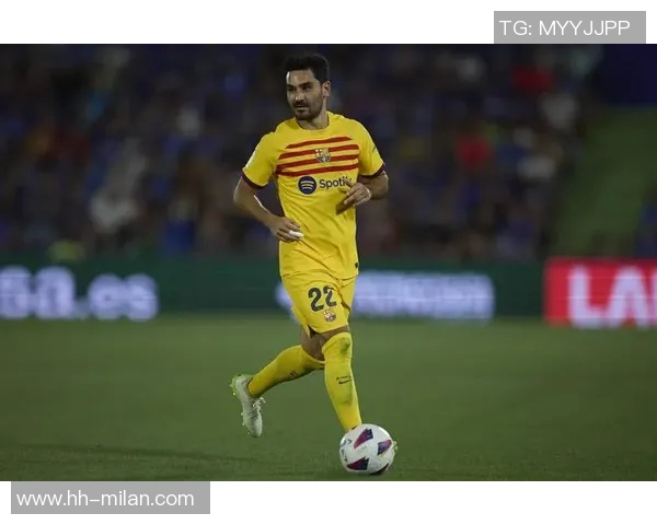 世界足坛身高最高的足球明星是谁他如何影响比赛风格与表现 世界足坛身高最高的足球明星是谁他如何影响比赛风格与表现